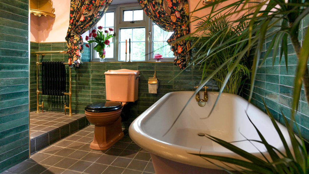 Turquoise Victorian style toilet washbasin set