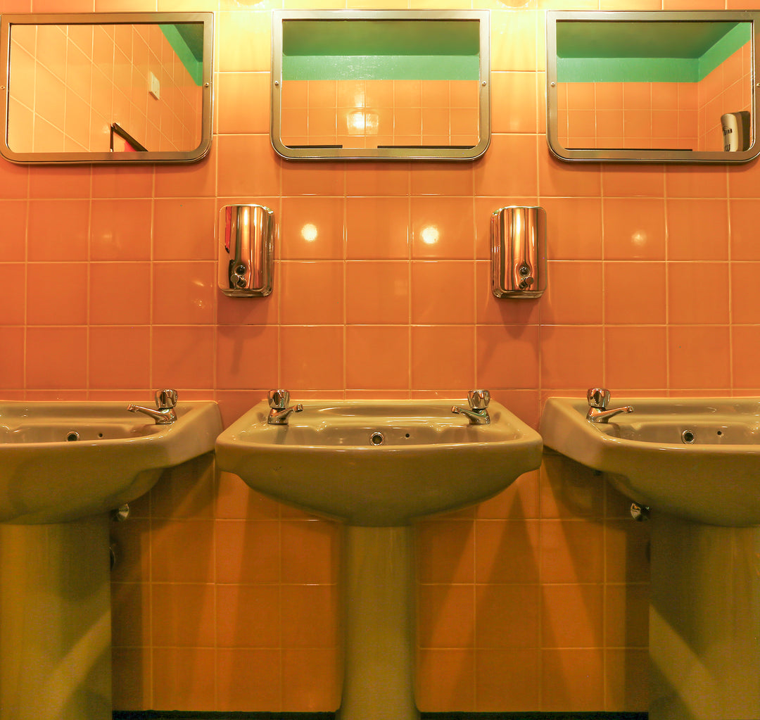 Retro Avocado sinks, Brightside Roadside restaurant, The Bold Bathroom Company