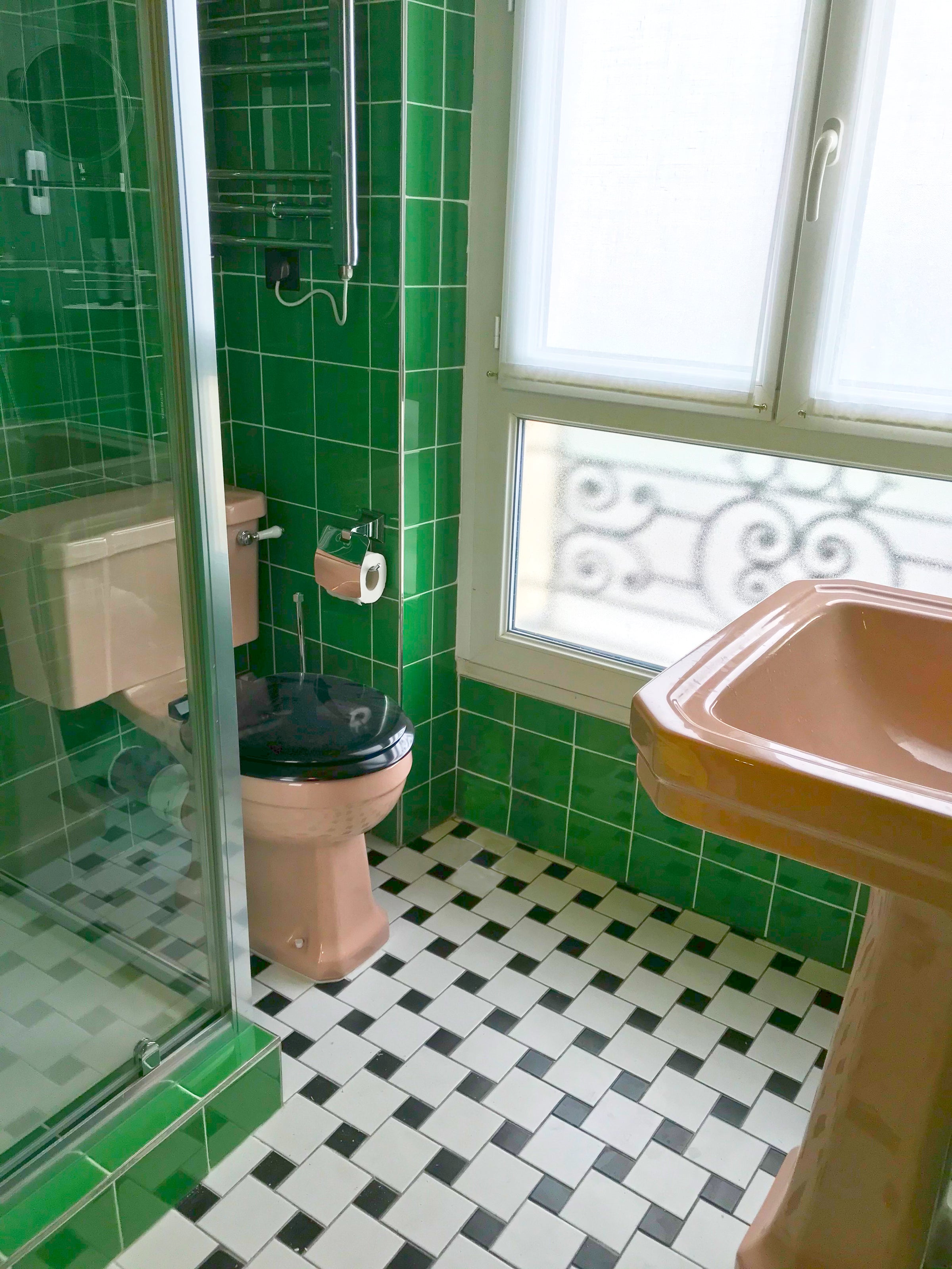 Deco Coral Pink toilet, basin, sink, green tiles, Hotel Deux Gares, Paris, The Bold Bathroom Company